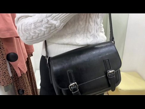 ❤️ Masturbation ampahibemaso ny tanora bitch FeralBerry miaraka amin'ny dildo ao amin'ny efitrano fitting ❌ Anal vidéo amin'ny mg.pornolemon.ru ️❤
